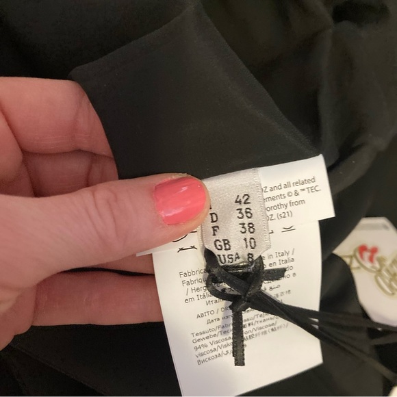 Exclusive Moschino Couture Academy Museum Wizard of Oz shift dress ruby slippers - Picture 7 of 8